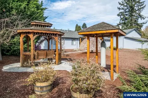 Exterior - 1647 NE Springhill Dr, Albany, OR 97321 photo 11 of 12