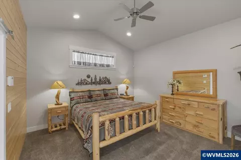Bedroom - 1647 NE Springhill Dr, Albany, OR 97321 photo 1 of 3
