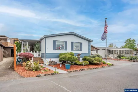 2796 S Main Rd #63, Lebanon, OR 97355