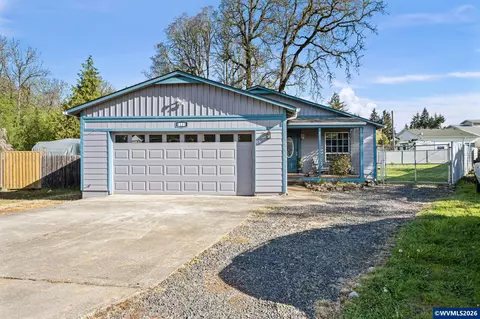 1141 32nd Ct, Sweet Home, OR 97386