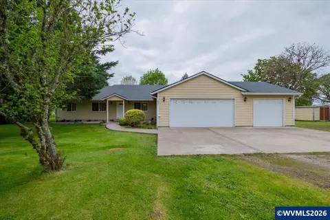 1396 Cascade Dr, Lebanon, OR 97355