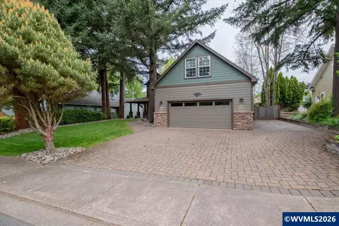 641 NW Ashley St, Dallas, OR 97338