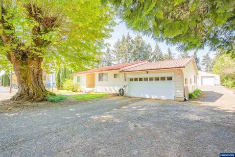 178 Washburn St, Brownsville, OR 97327