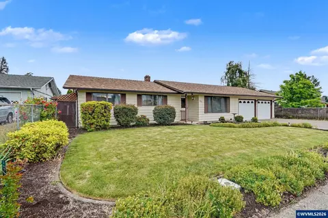 856 Royalty Dr NE, Salem, OR 97301