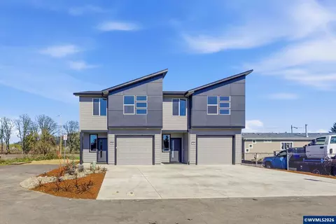 300 302 Seven Oaks Ln, Lebanon, OR 97355