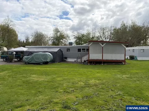 700 E Isabella St #6, Lebanon, OR 97355