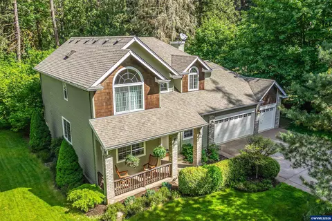 18389 S Winnifred Ave, Molalla, OR 97038