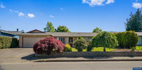 4702 Settlers Dr NE, Salem, OR 97305