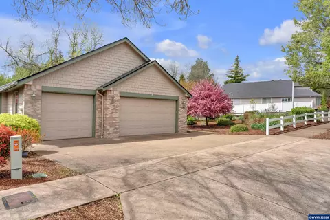 1395 W Meadows Dr NW, Salem, OR 97304