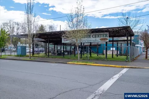 1211 Long St, Sweet Home, OR 97386