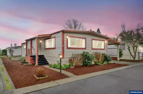 1800 Lakewood Ct #24, Eugene, OR 97402
