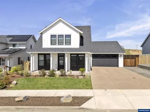 835 Reagan St, Mount Angel, OR 97362