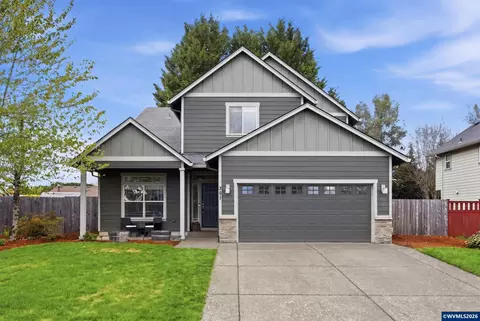 301 SW Bell Dr, Dallas, OR 97338