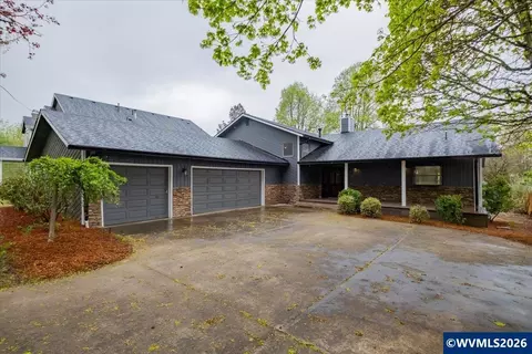 41 S 5th St, Independence, OR 97351