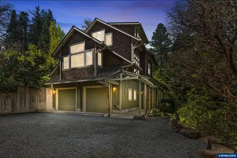 2089 Graham Dr, Eugene, OR 97405