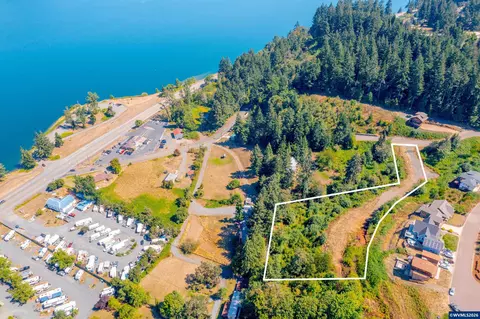 6332 Lake Pointe Way, Sweet Home, OR 97386
