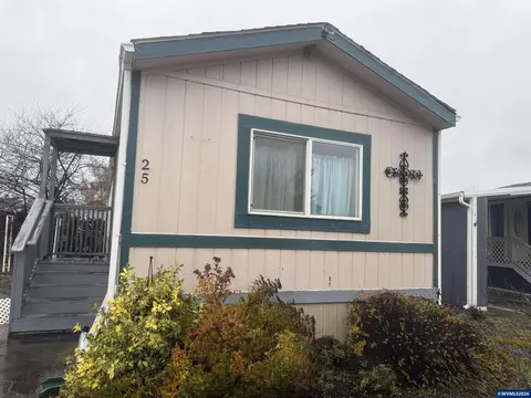 612 N Cascade Dr #25, Woodburn, OR 97071