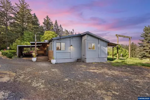 3543 Crooked Finger Rd NE, Scotts Mills, OR 97375