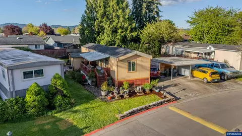 4900 Royal Ave #32, Eugene, OR 97402