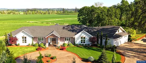 752 Macinnes Ln NE, Salem, OR 97317