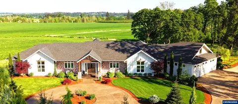 752 Macinnes Ln NE, Salem, OR 97317