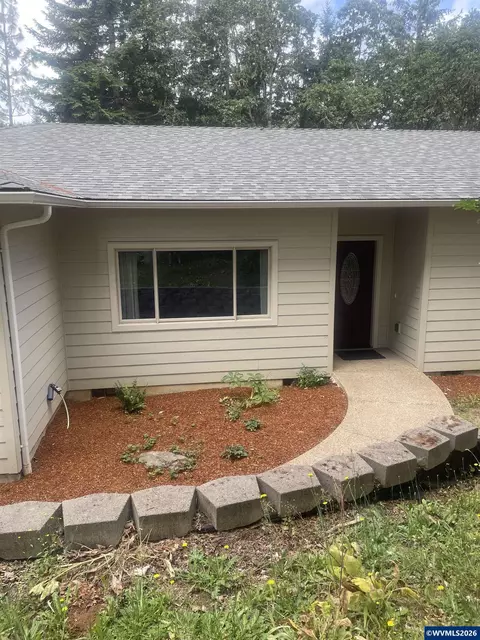 15577 Oakdale Rd, Dallas, OR 97338