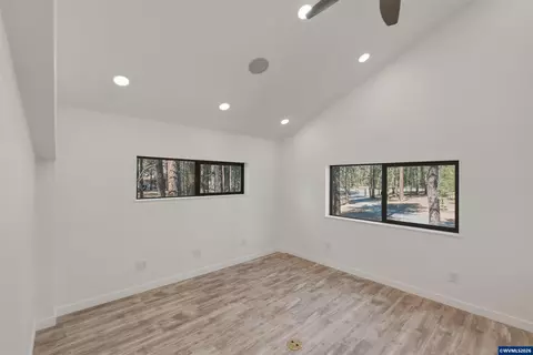 Bedroom - 2507 Rohlfing Cir, La Pine, OR 97739 photo 4 of 5