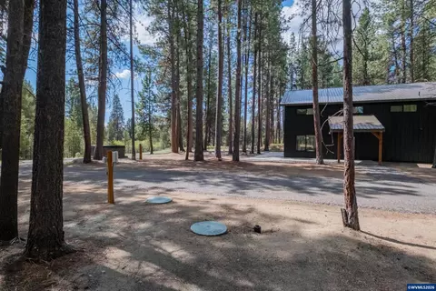 Exterior - 2507 Rohlfing Cir, La Pine, OR 97739 photo 7 of 10