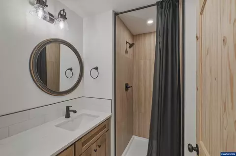 Bath - 2507 Rohlfing Cir, La Pine, OR 97739 photo 4 of 4