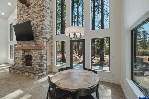 Dining - 2507 Rohlfing Cir, La Pine, OR 97739 photo 1 of 1