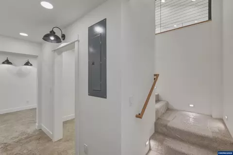 Entry Way - 2507 Rohlfing Cir, La Pine, OR 97739 photo 4 of 5