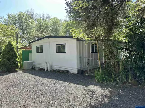 29570 Harvest Dr SW, Albany, OR 97321