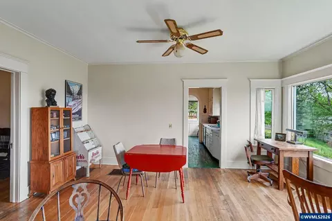 Dining - 700 Oak St, Silverton, OR 97381 photo 1 of 1