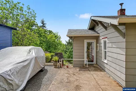 Exterior - 700 Oak St, Silverton, OR 97381 photo 6 of 9