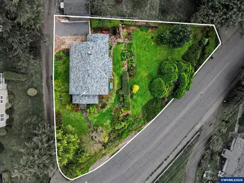 View/Area - 700 Oak St, Silverton, OR 97381 photo 4 of 6