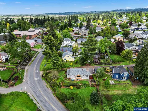 View/Area - 700 Oak St, Silverton, OR 97381 photo 6 of 6