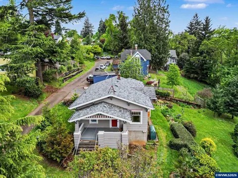 View/Area - 700 Oak St, Silverton, OR 97381 photo 1 of 6
