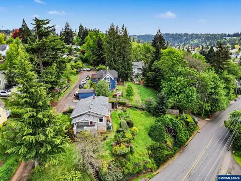 View/Area - 700 Oak St, Silverton, OR 97381 photo 2 of 6