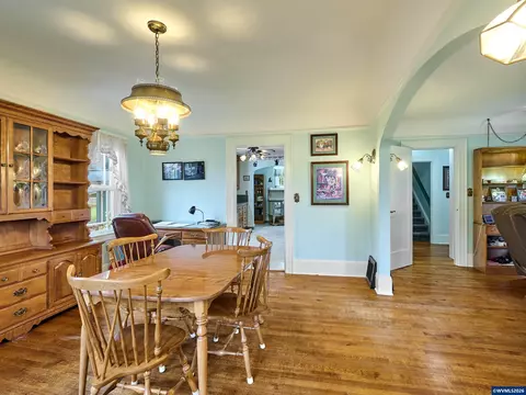 Dining - 102 E 5th St, Molalla, OR 97038 photo 3 of 3