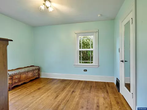 Bedroom - 102 E 5th St, Molalla, OR 97038 photo 1 of 8