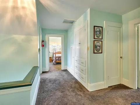 Entry Way - 102 E 5th St, Molalla, OR 97038 photo 5 of 8