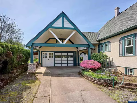 Exterior - 102 E 5th St, Molalla, OR 97038 photo 5 of 8