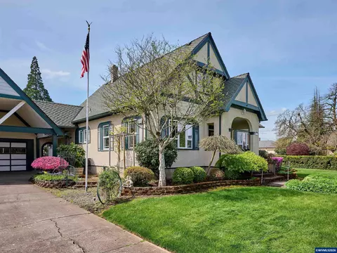 Exterior - 102 E 5th St, Molalla, OR 97038 photo 6 of 8