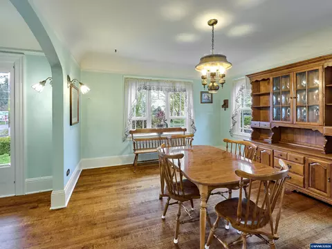 Dining - 102 E 5th St, Molalla, OR 97038 photo 1 of 3