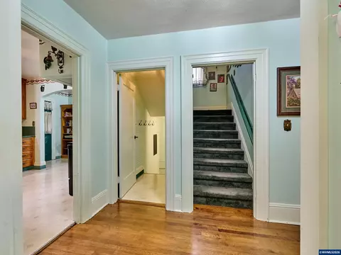 Entry Way - 102 E 5th St, Molalla, OR 97038 photo 1 of 8