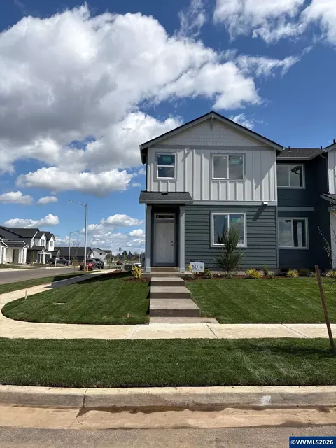 1024 Drake Ln, Woodburn, OR 97071