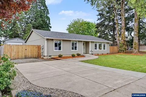 713 SE Rosewood Ln, Dallas, OR 97338