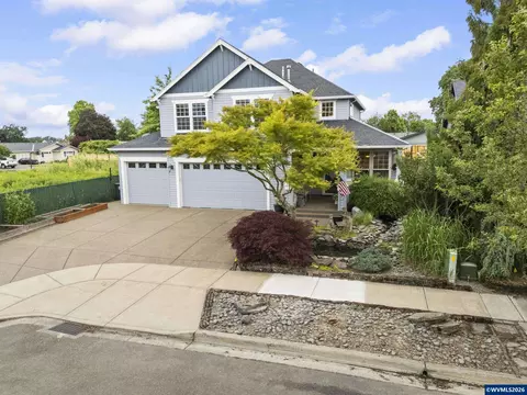 535 Maple St, Mount Angel, OR 97362