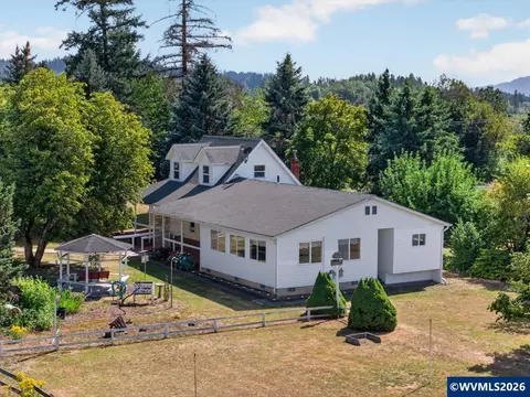 39149 Lacomb Dr, Lebanon, OR 97355