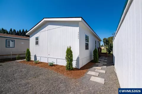 3223 Comber Ct NE, Salem, OR 97305